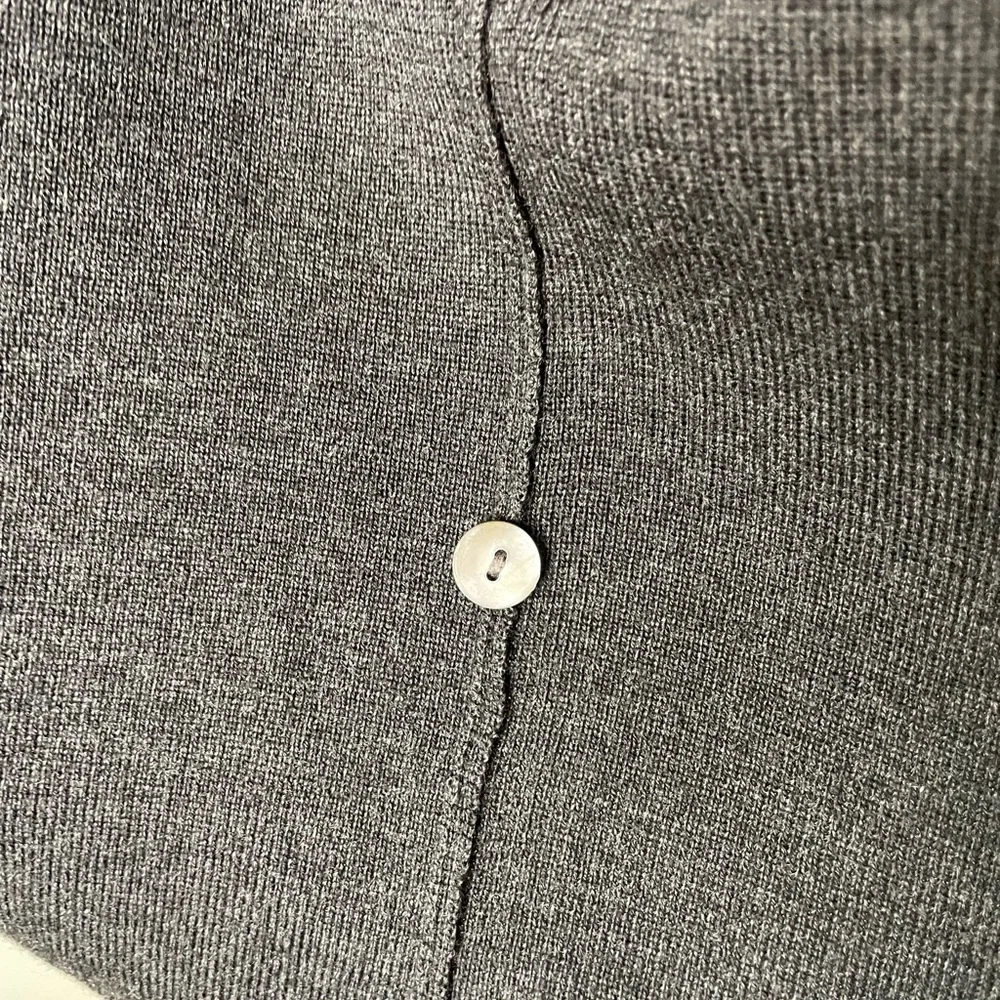 Cardigan Sweater Gray Mark Shale 100% Extra Fine Merino Wool - Picture 8 of 10